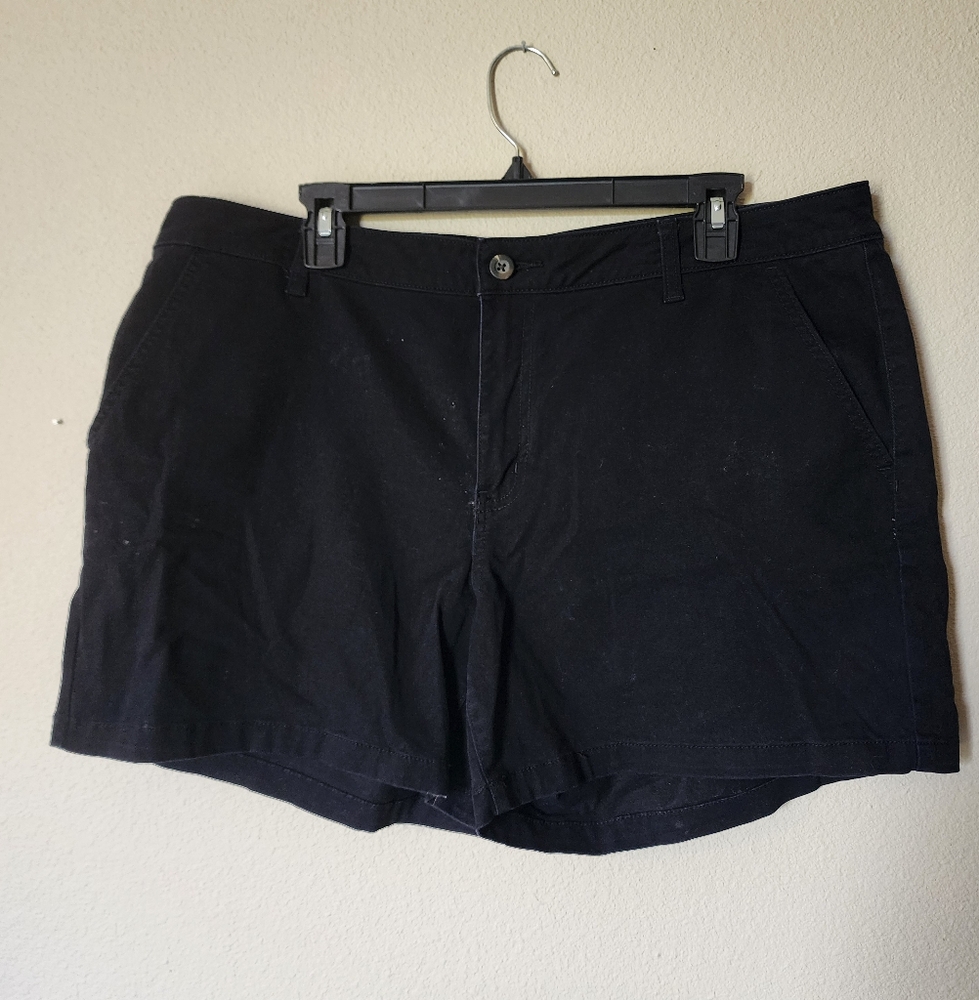 a.n.a Womens Flat Front Shorts